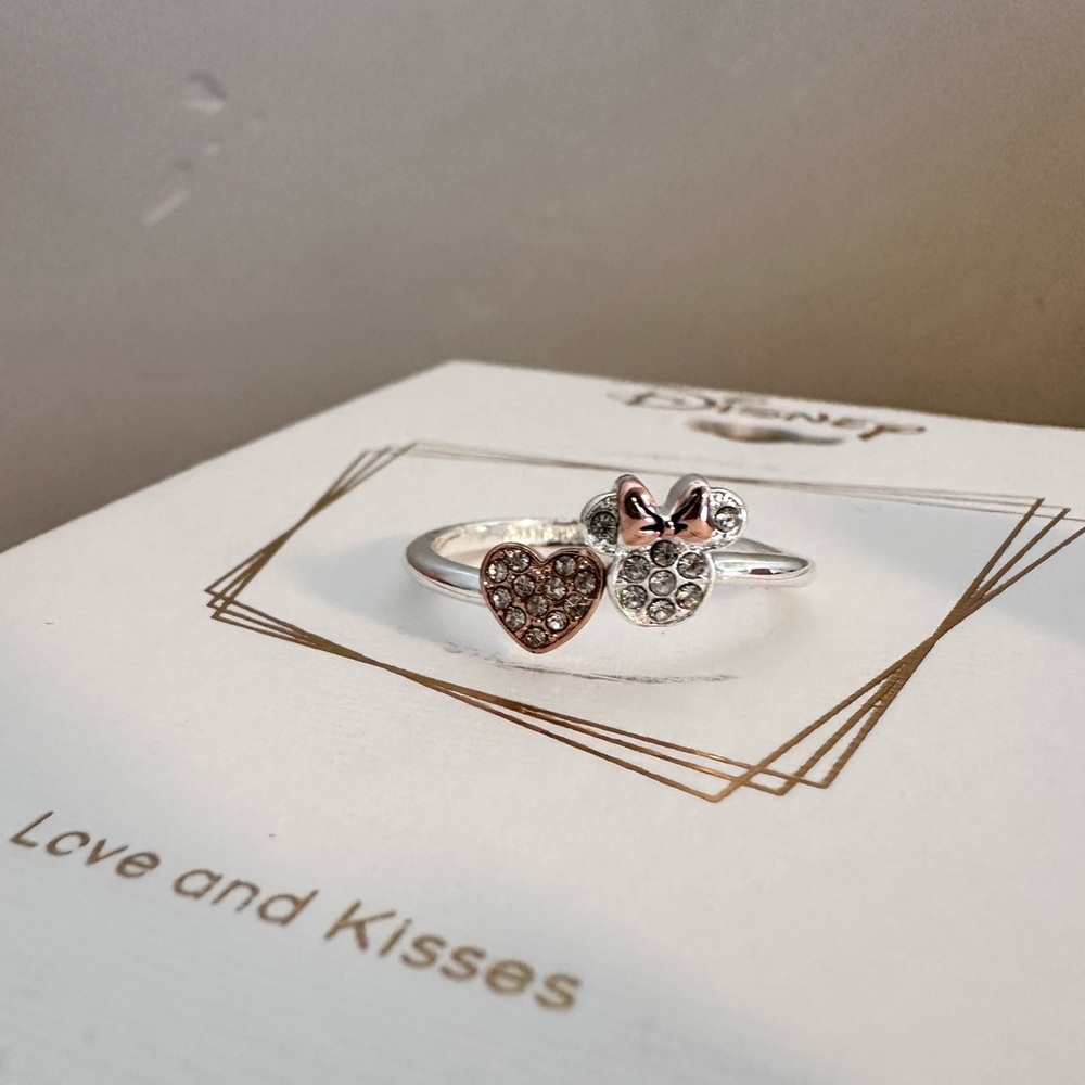 Disney 14k gold crystal Minnie ring